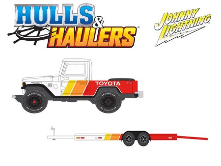 (Preorder) Johnny Lightning 1:64 Hulls & Haulers 1980 Toyota Land Cruiser w Open Car Trailer – White Hot on Sale